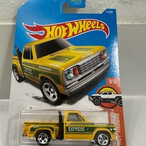 Hot Wheels 2017 1978 Dodge Li'l Red Express Truck